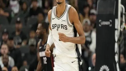 周杰伦威廉姆斯大乐透期号专家推荐质合分析前区十码亮相